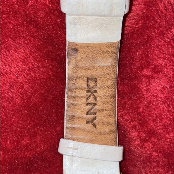 🎉HP🎉 DKNY white Genuine White leather Strap Logo Dial Rose gold tone wa… - Picture 8 of 10
